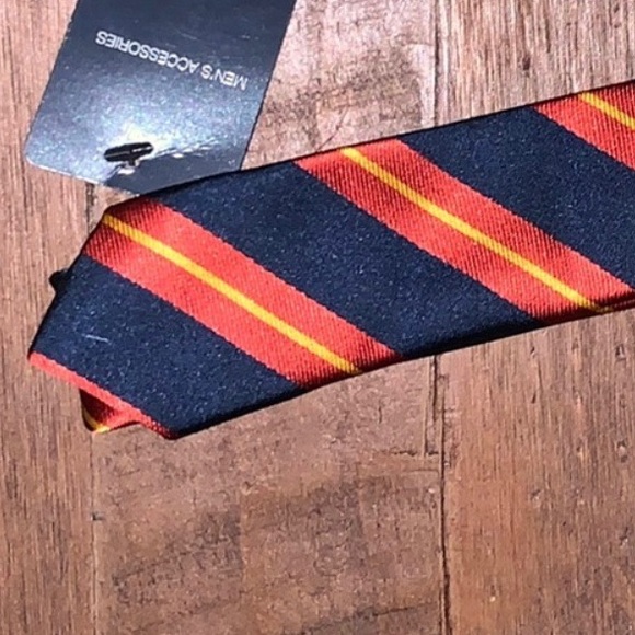 🔴H&M Preppy striped tie - Picture 2 of 2